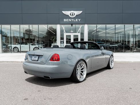 Used 2020 Rolls-Royce Dawn RWD image 3
