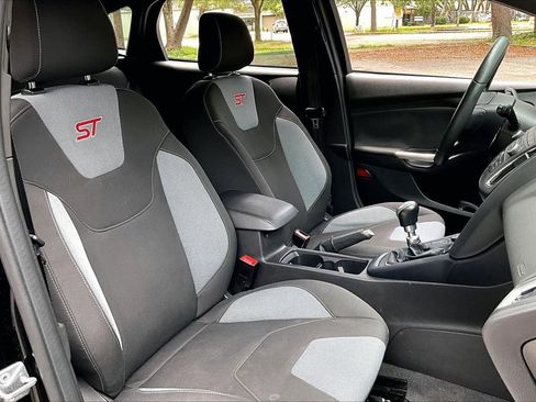 Used 2017 Ford Focus ST FWD image 30