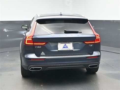 Used 2022 Volvo V60 T5 Cross Country w/ Advanced Package image 7