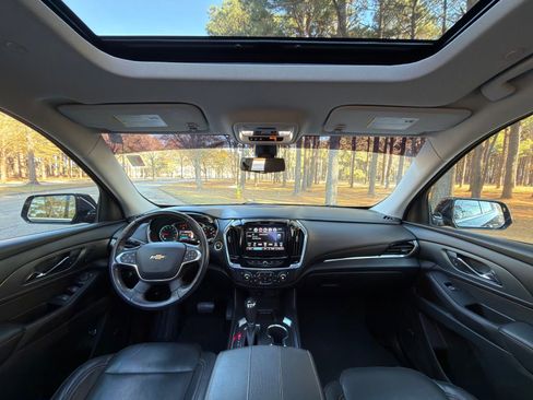 Used 2019 Chevrolet Traverse Premier w/ Driver Confidence II Package image 2