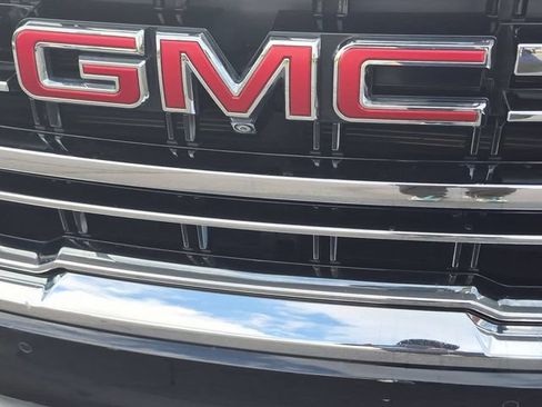 Used 2022 GMC Yukon SLT w/ SLT Premium Package AWD/4WD image 9