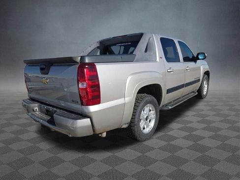 Used 2009 Chevrolet Avalanche LT w/ Luxury Package AWD/4WD image 5