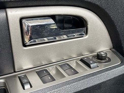 Used 2016 Ford Expedition XLT RWD image 18