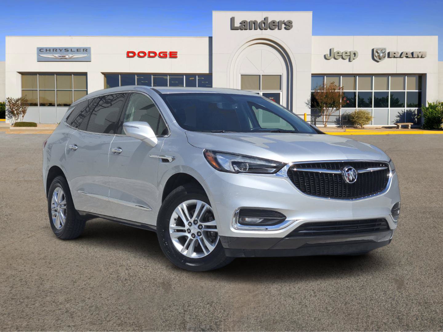 Used 2018 Buick Enclave Essence w/ Trailering Package FWD image 1
