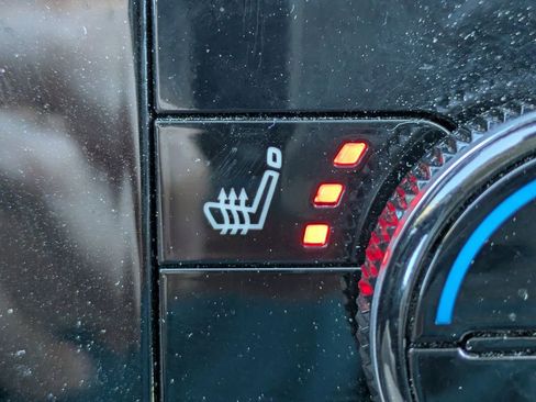 Certified 2025 Nissan Pathfinder SV image 23