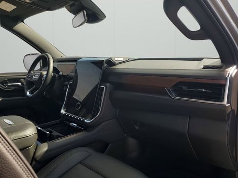 Certified 2025 GMC Yukon XL Denali image 14