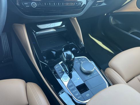 Used 2025 BMW X4 xDrive30i image 12