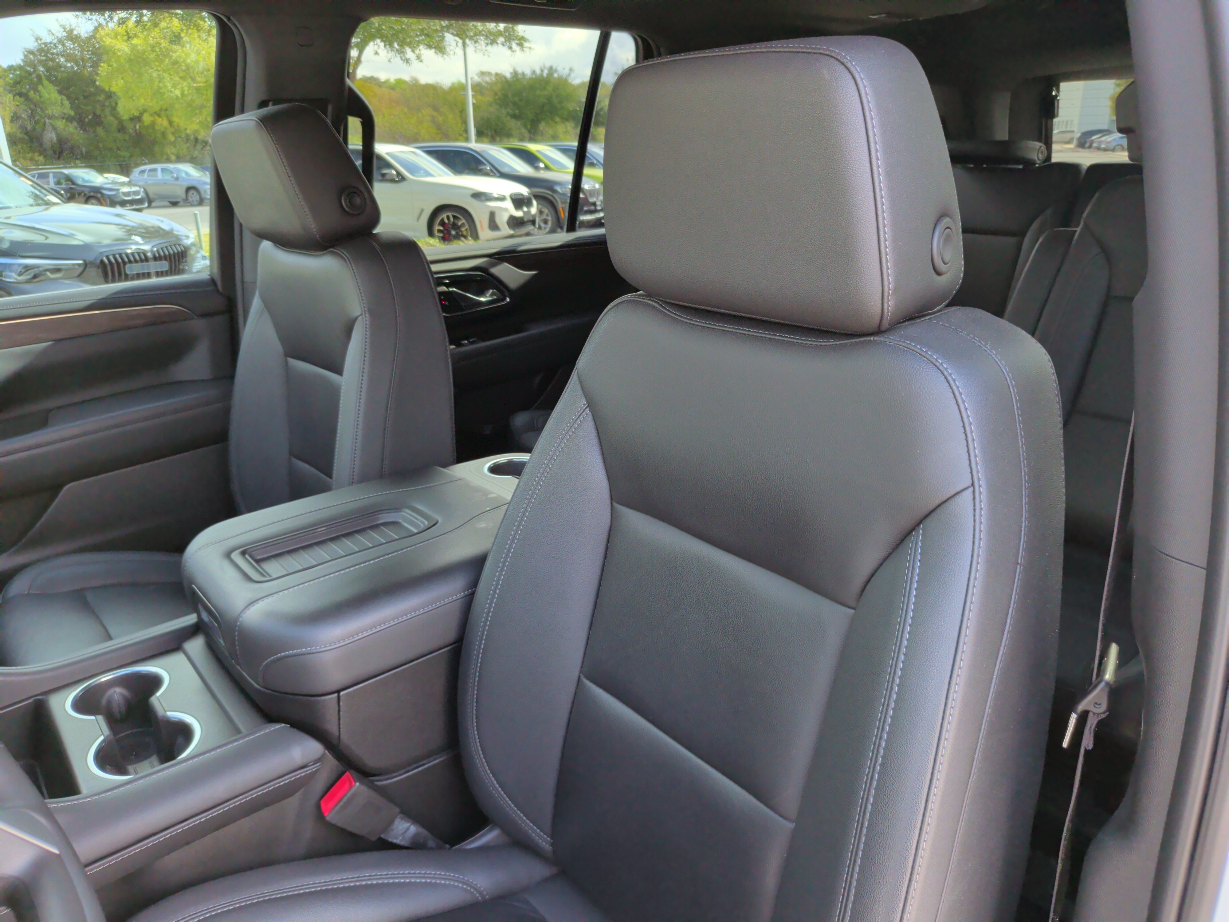 Used 2023 Chevrolet Tahoe LT w/ Luxury Package AWD/4WD image 25