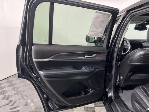 Used 2023 Jeep Grand Cherokee L Limited AWD/4WD image 40