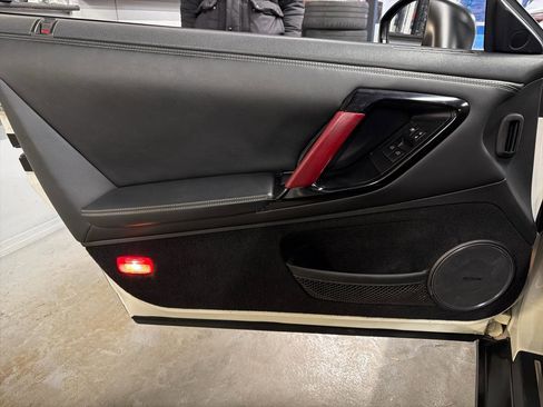 Used 2015 Nissan GT-R Black Edition image 16