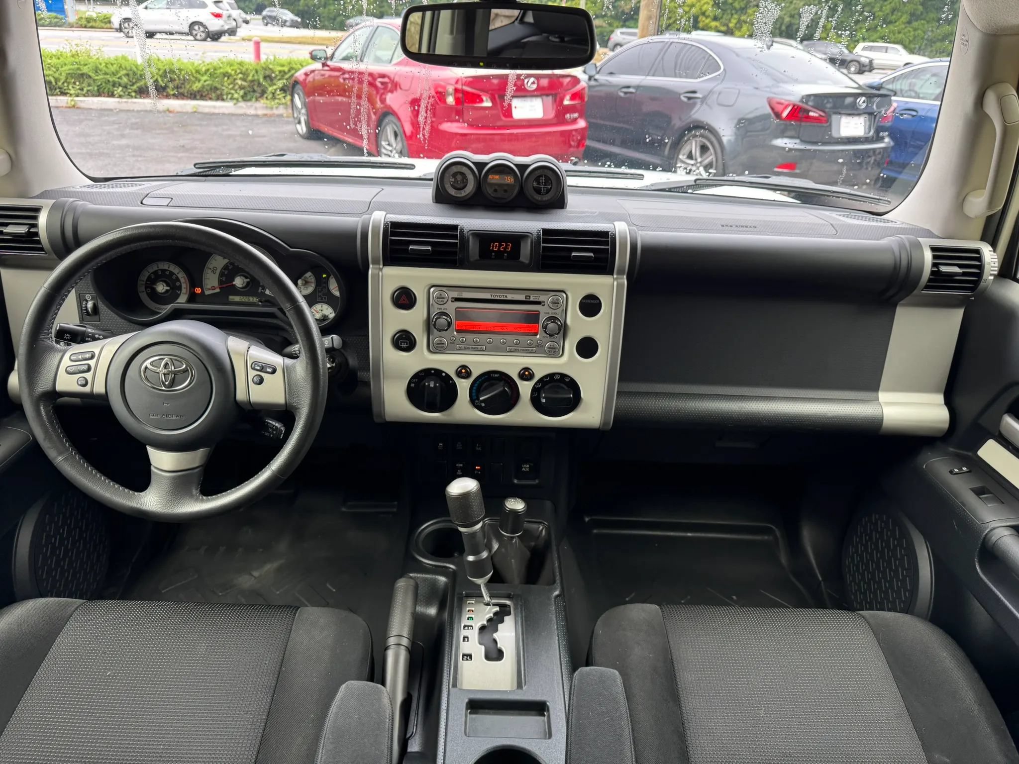 Used 2014 Toyota FJ Cruiser 4WD w/ Upgrade Package image 10