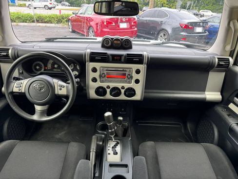 Used 2014 Toyota FJ Cruiser 4WD w/ Upgrade Package image 10