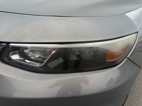 Used 2017 Chevrolet Malibu LT w/ Leather Package FWD image 9