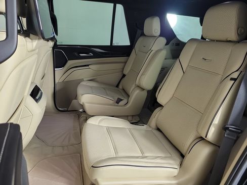 Certified 2024 Cadillac Escalade Premium Luxury AWD/4WD image 12