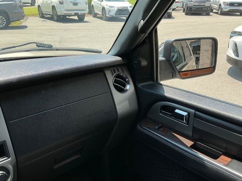 Used 2017 Ford Expedition EL Platinum RWD image 19