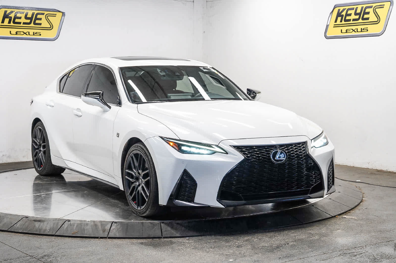 Used 2023 Lexus IS 350 F Sport RWD image 5