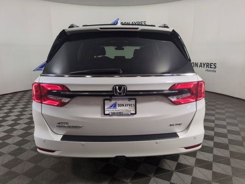 Certified 2024 Honda Odyssey Elite image 5