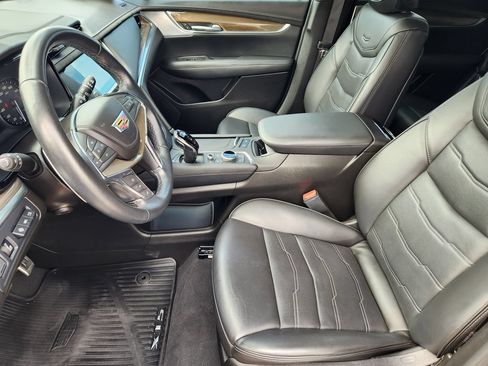 Certified 2024 Cadillac XT5 Sportv w/ Platinum Package AWD/4WD image 13
