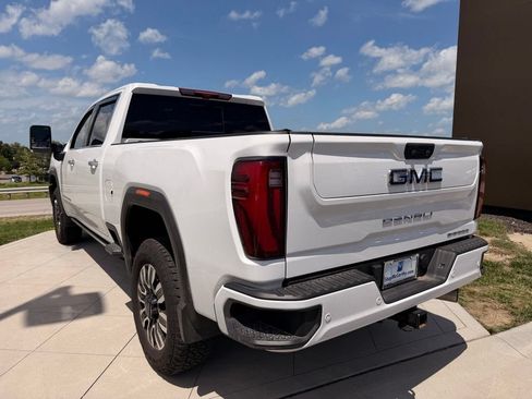 Used 2025 GMC Sierra 3500 Denali Ultimate w/ Snow Plow Prep/Camper Package AWD/4WD image 7