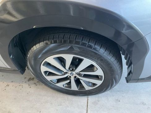 Used 2024 Subaru Outback Premium AWD/4WD image 30