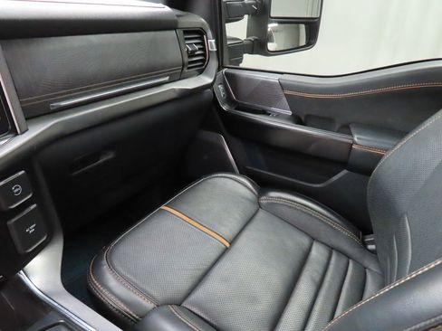 Used 2023 Ford F150 Platinum w/ FX4 Off-Road Package AWD/4WD image 37