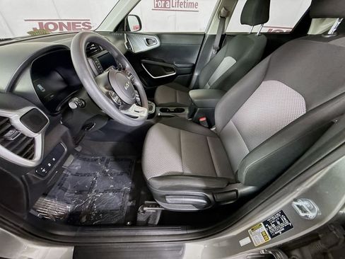 Used 2024 Kia Soul LX w/ Option Group 015 FWD image 24