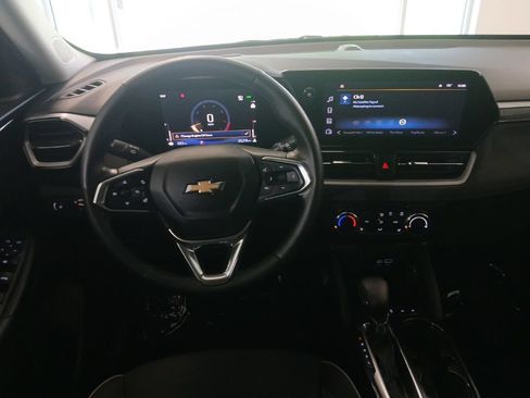 Used 2024 Chevrolet TrailBlazer LT w/ LT Cold Weather Package FWD image 18