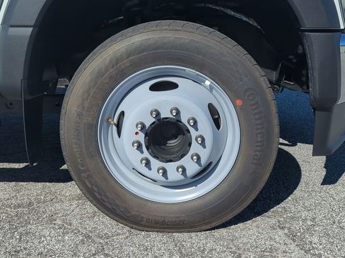 New 2025 Ford F450 XL w/ XL Chrome Package image 9