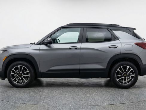 Used 2025 Chevrolet TrailBlazer LT image 5