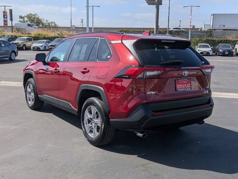 Used 2025 Toyota RAV4 XLE FWD image 11