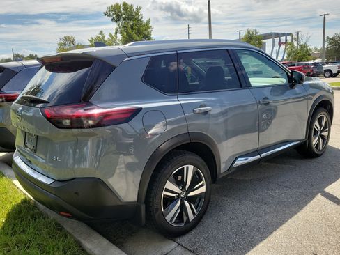 Certified 2021 Nissan Rogue SL w/ Premium Package FWD image 3