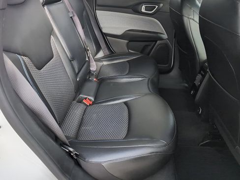 Used 2024 Jeep Compass Latitude AWD/4WD image 31