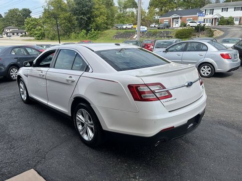 Used 2015 Ford Taurus SEL w/ Equipment Group 201A AWD/4WD image 8
