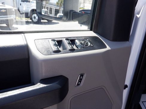 Used 2022 Ford F250 XL w/ Power Equipment Group AWD/4WD image 15