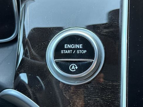 Certified 2025 Mercedes-Benz GLC 300 GLC 300 image 21