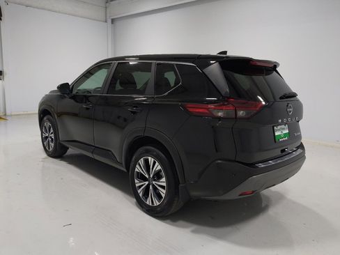 Used 2022 Nissan Rogue SV image 5