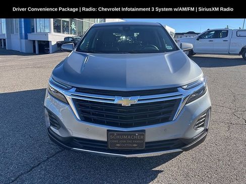 Used 2023 Chevrolet Equinox LT image 2