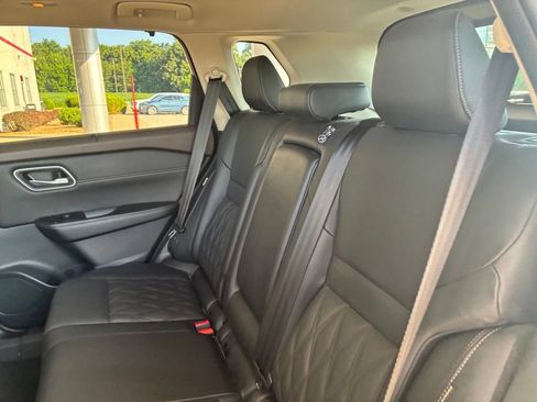 Used 2021 Nissan Rogue Platinum AWD/4WD image 17