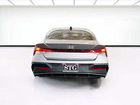 Used 2024 Hyundai Elantra SEL image 5