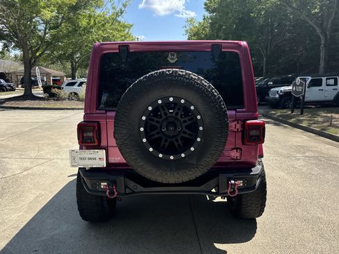 Used 2022 Jeep Wrangler Unlimited Sahara w/ LED Lighting Group AWD/4WD image 6