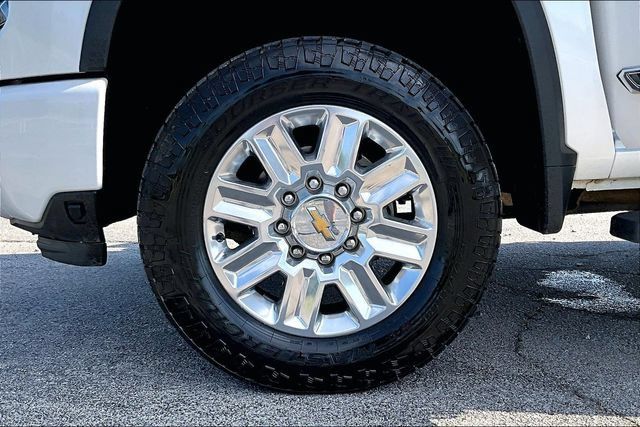 Used 2024 Chevrolet Silverado 2500 High Country w/ High Country Premium Package AWD/4WD image 35