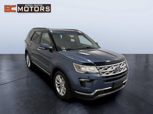 Used 2018 Ford Explorer Limited AWD/4WD image 7