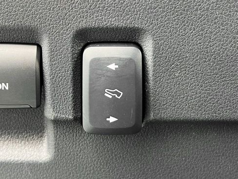 Used 2025 Ford F250 Platinum image 30