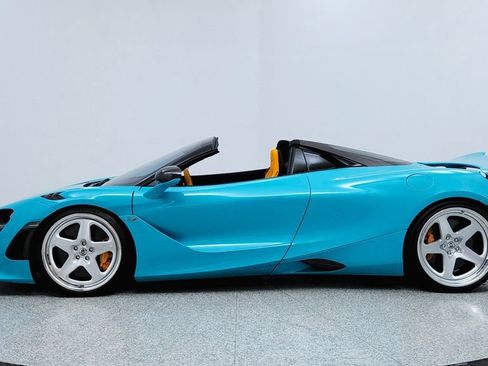 Used 2024 McLaren 750S Spider image 2