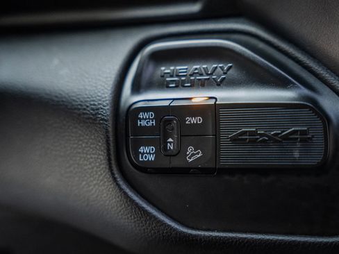 Used 2021 RAM 2500 Laramie w/ Night Edition image 35