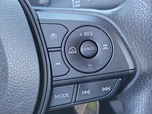 Used 2024 Toyota Corolla LE FWD image 25