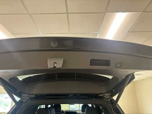 Used 2025 Buick Enclave Sport Touring w/ Power Package image 15