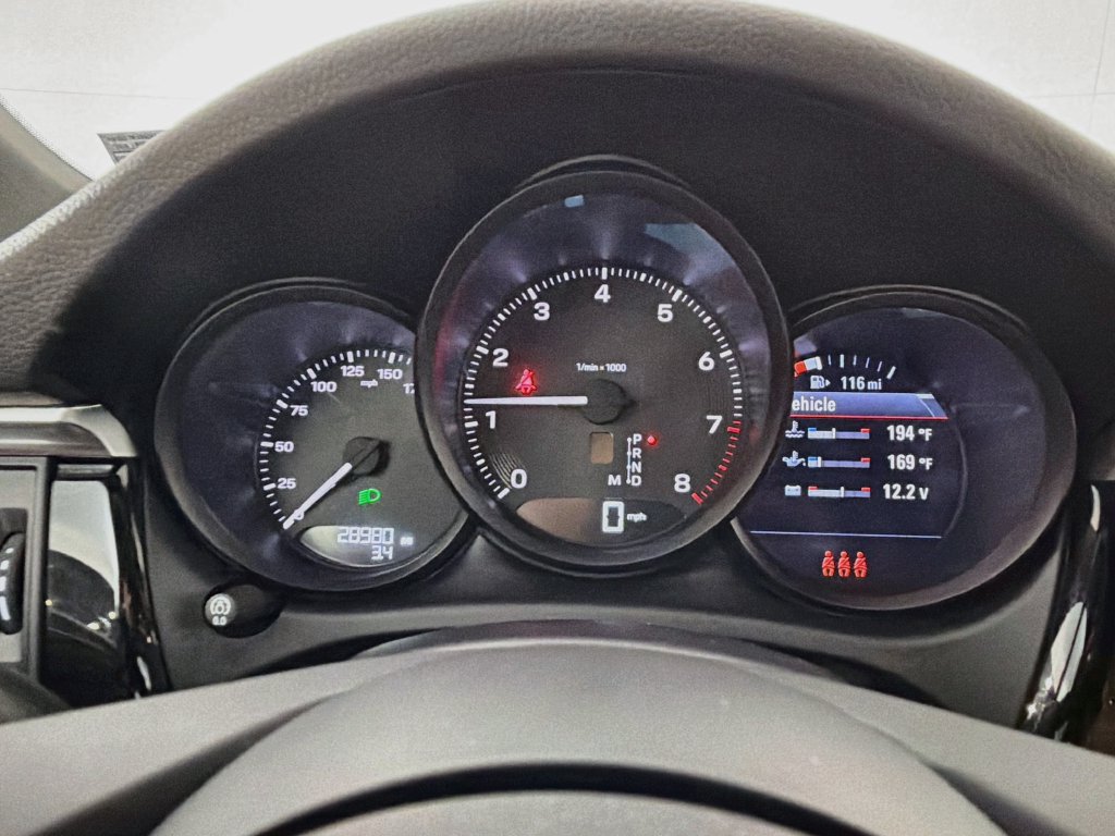 Certified 2023 Porsche Macan AWD/4WD image 13
