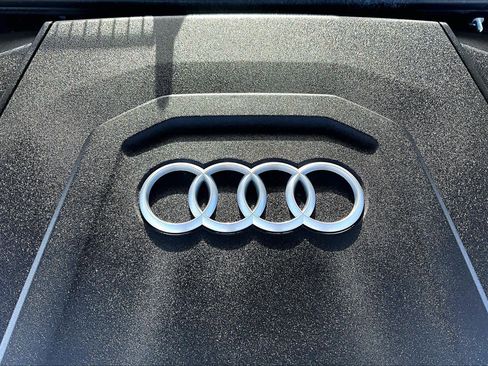 Used 2024 Audi Q7 3.0T Prestige image 33