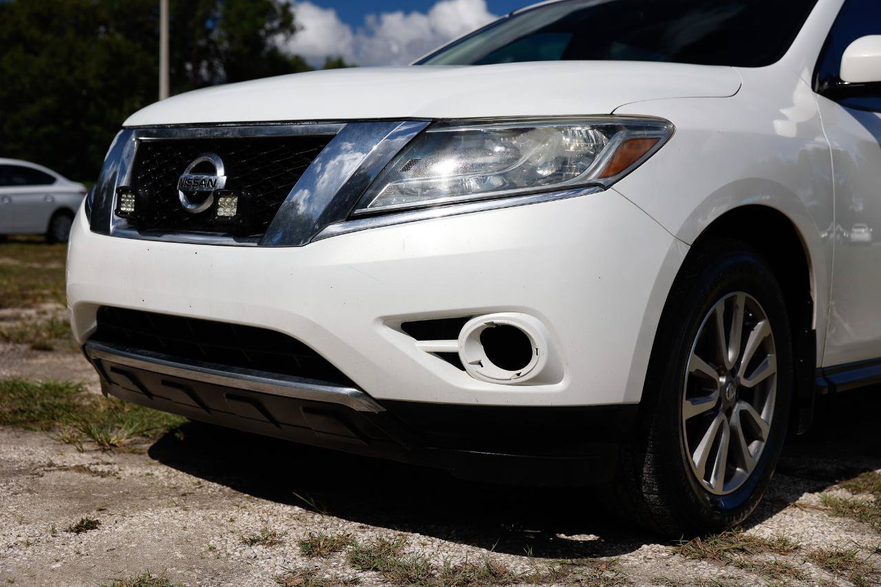 Used 2014 Nissan Pathfinder S FWD image 26